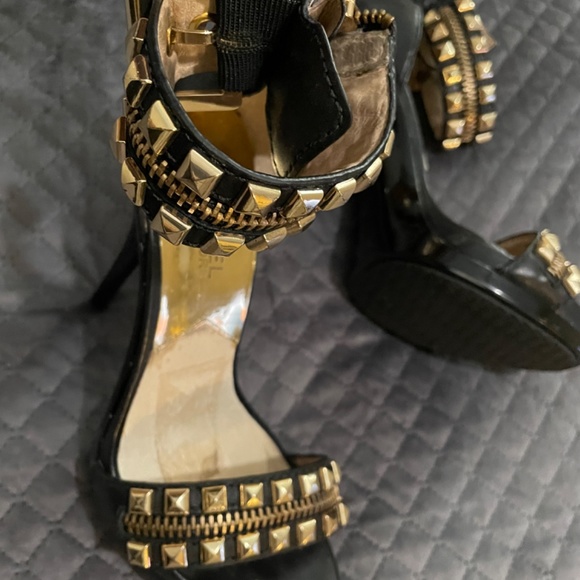 #ShoeCraze - Picture 2 of 2